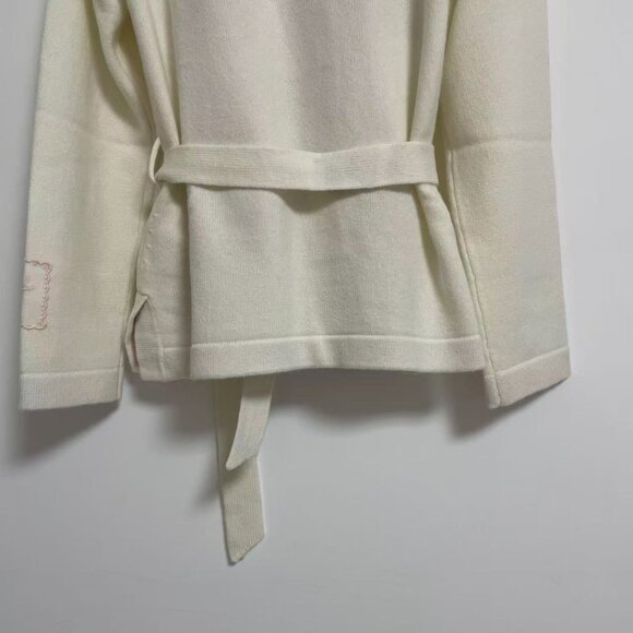 CHANEL Off-White Multi-Pocket Tie-Front Knit Cardigan: A timelessly elegant Fren - Picture 8 of 12